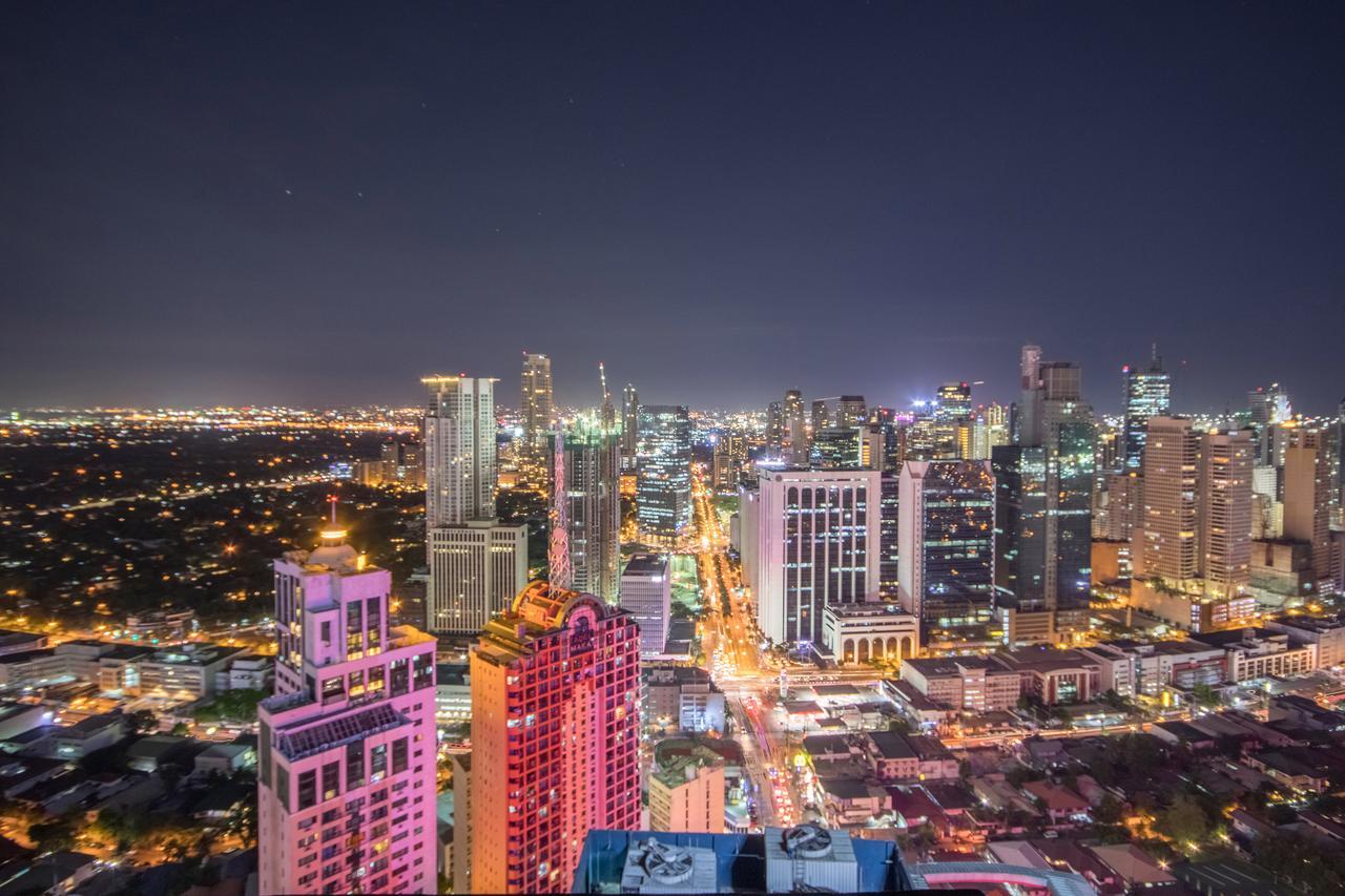 I'M Hotel Makati City Ruang foto Tel Aviv skyline