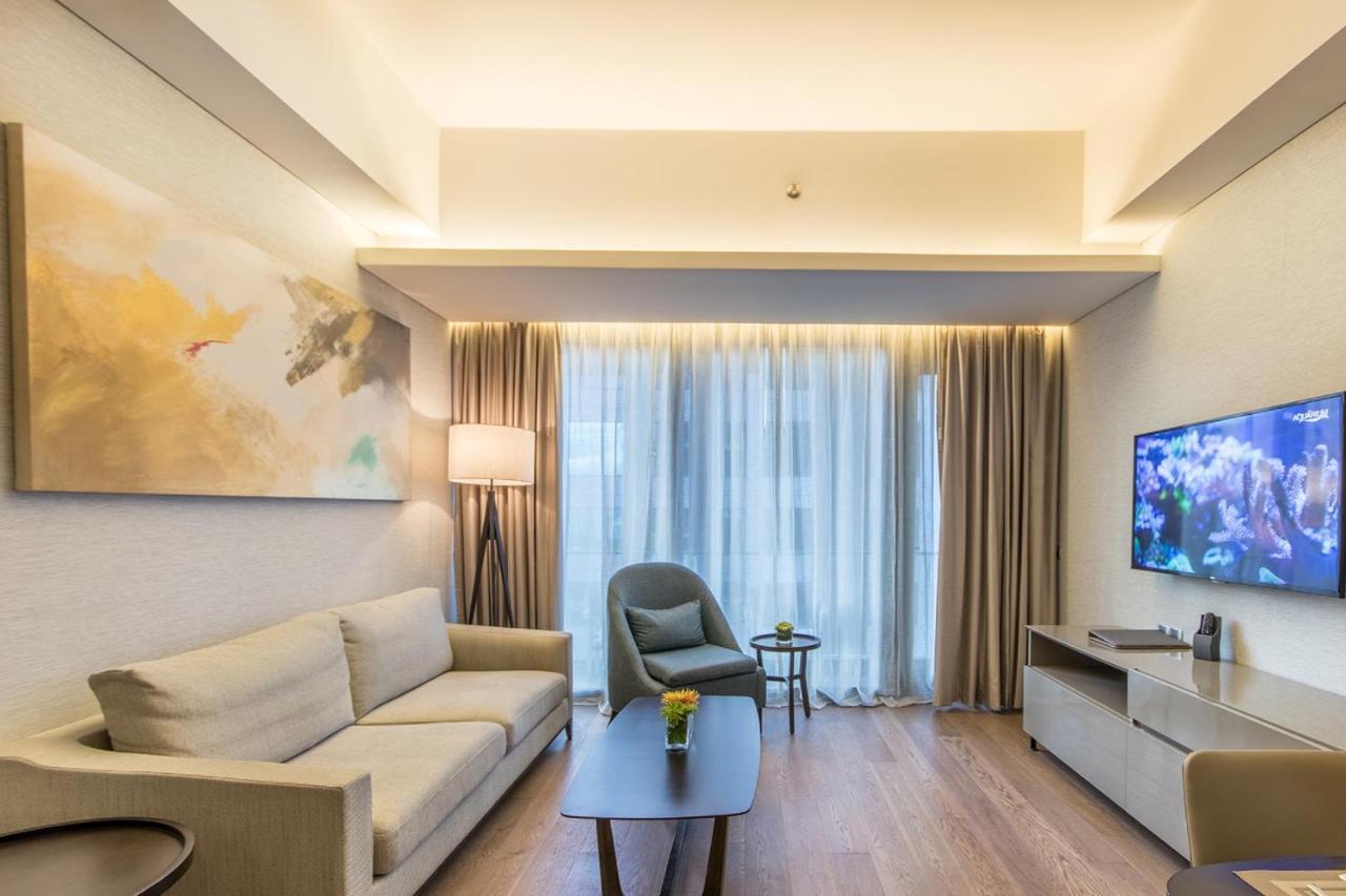 I'M Hotel Makati City Bagian luar foto Living room