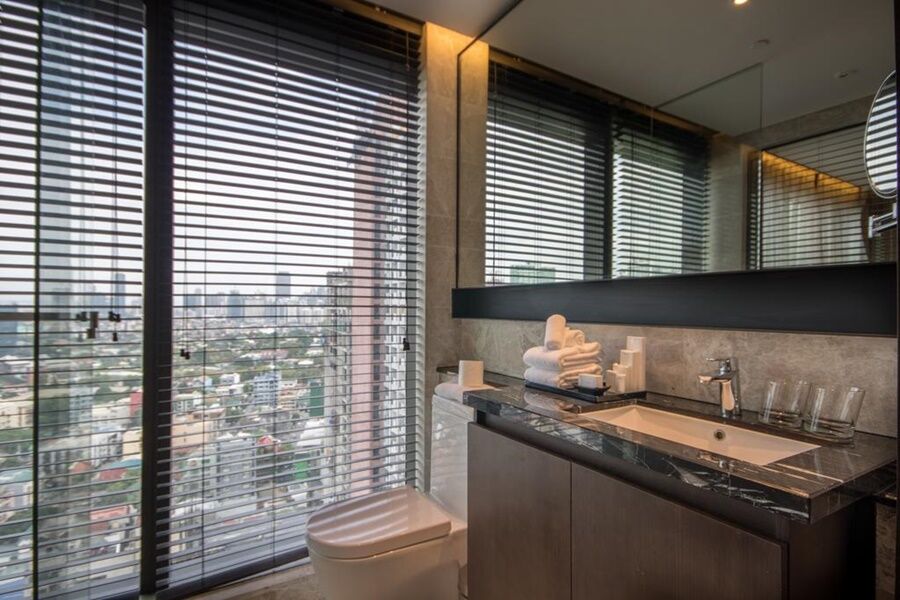 I'M Hotel Makati City Bagian luar foto Venetian blinds